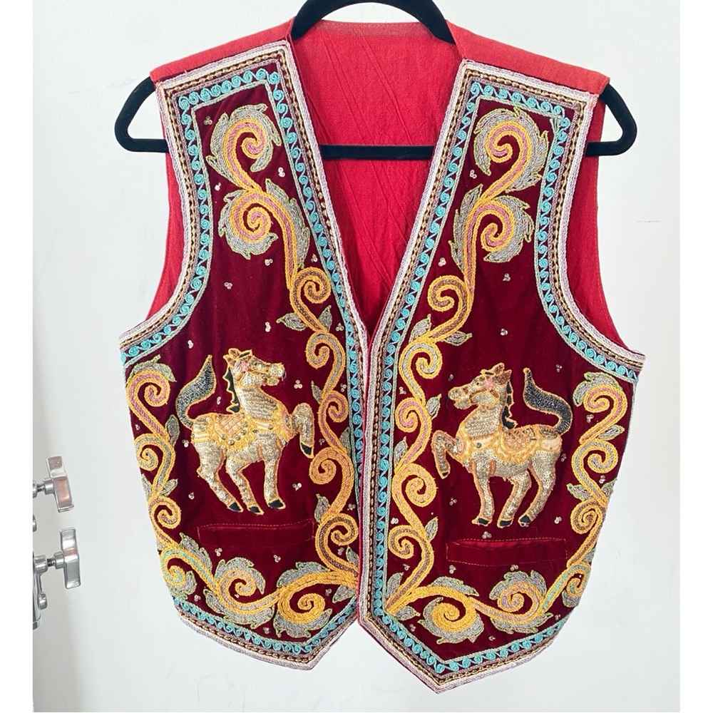 Vintage Thai red velveteen sequin embroidered horse pony vest size medium